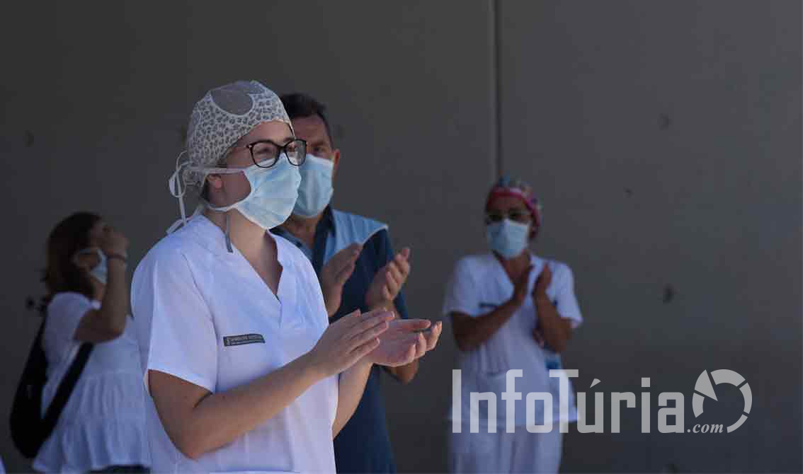 Aplauso en apoyo al personal mantenimiento hospital Llíria. Francisco Martínez