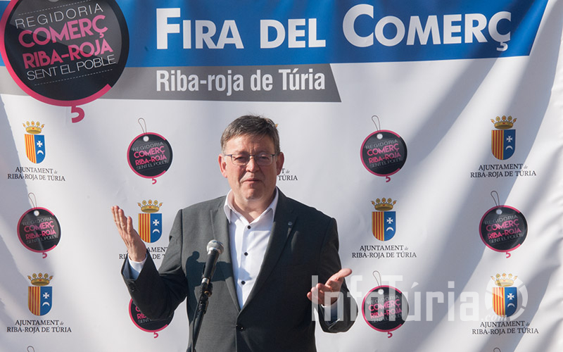 Visita de Ximo Puig a la XVI edició de la Fira del Comerç de Riba-roja de Túria 6