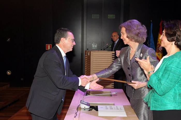 El alcalde de Bétera, Germán Cotanda, recoge el premio de manos de la ReinaSofía. El alcalde de Bétera, Germán Cotanda, recoge el premio de manos de la ReinaSofía.