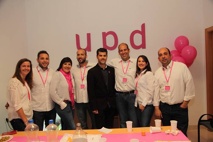 El aspirante de UPyD a la alcald&iacute;a de B&eacute;tera, David Aloy, en la inauguraci&oacute;n de la Oficina del Candidato.