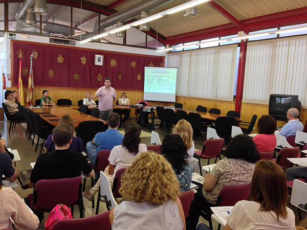 Unitat de PRevenció Comunitària en Conductes Addictives de la Mancomunitat del Camp de Túria Unitat de PRevenció Comunitària en Conductes Addictives de la Mancomunitat del Camp de Túria