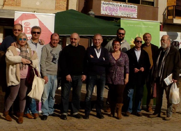 Miembros de 'Sumem per L'Eliana' en un acto p&uacute;blico en el municipio.