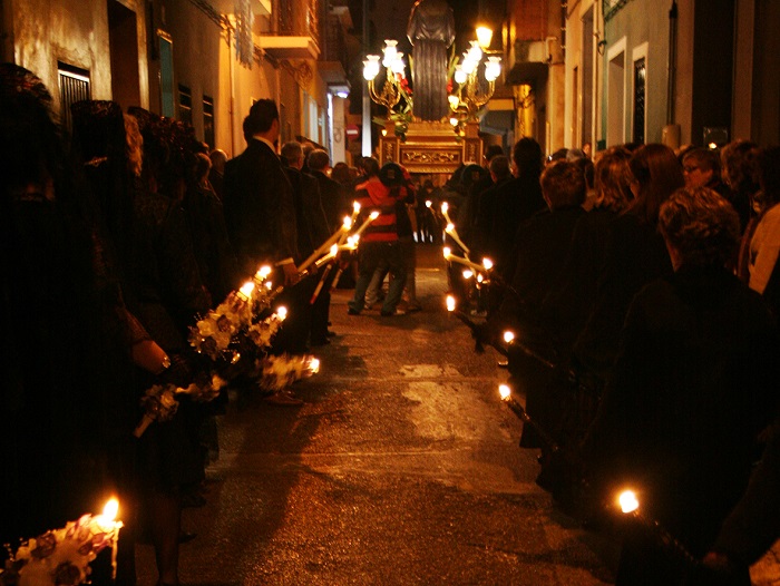 Procesión del Santo Entierro que se celebra el Viernes Santo en la Pobla de Vallbona. Procesión del Santo Entierro que se celebra el Viernes Santo en la Pobla de Vallbona.