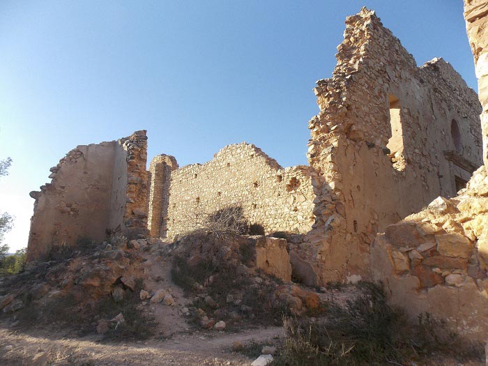 La ermita de Santa B&agrave;rbera, del siglo XV, se encuentra en una situaci&oacute;n de abandono.