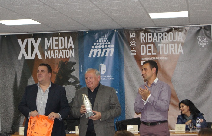 Miguel Bailach y Francisco Tarazona en la presentación de la Media Maratón de Riba-roja de Túria.a