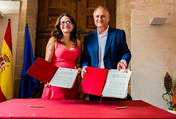 firma centro d&iacute;a Ll&iacute;ria