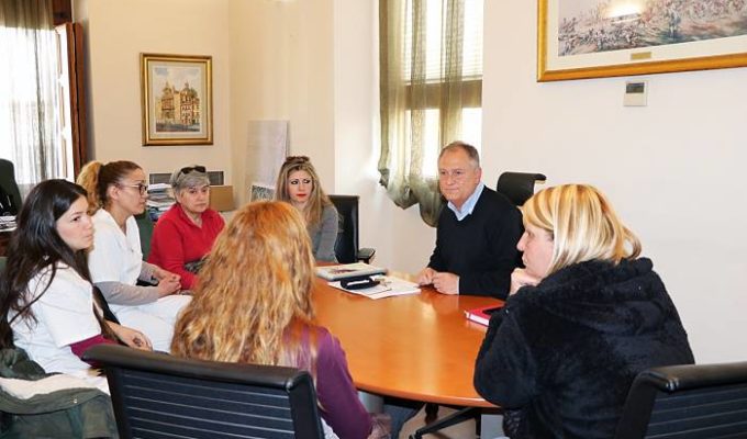 Reunión con trabajadoras limpieza Camp de Túria