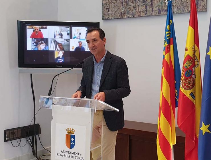 Robert Raga, alcalde de Riba-roja de Túria en rueda de prensa