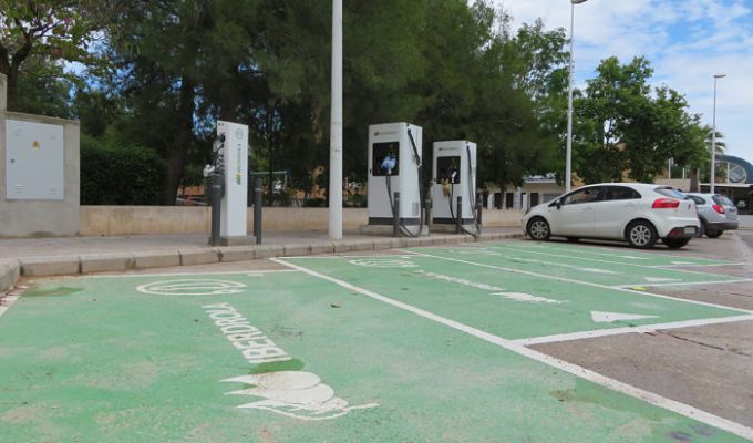 Punto-carga-vehículos-eléctricos_Llíria Camp de Túria