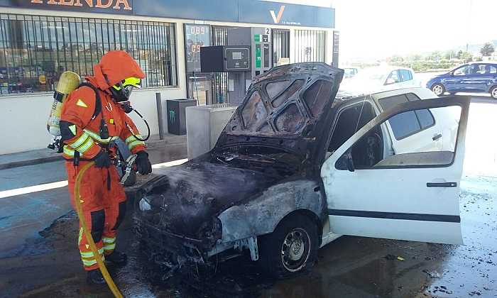 incendio coche gasolinera