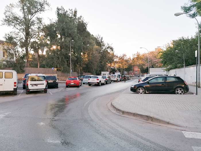 Cola de coches en el punto autocovid de Bétera