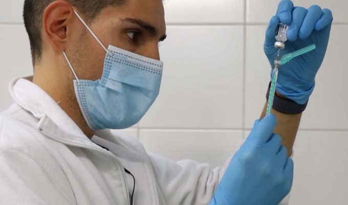 vacunación mayores 90 años