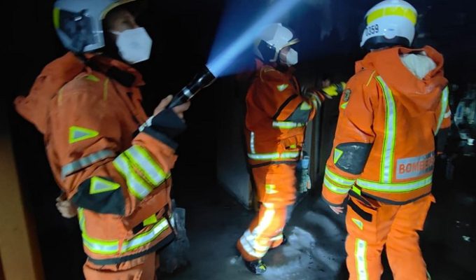 bomberos incendio residencia
