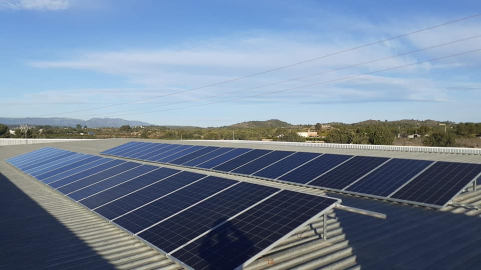 Loriguilla instala placas fotovoltaicas