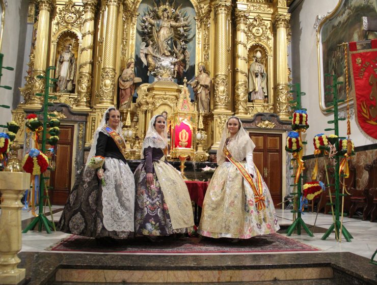 OFRENDA FFMM BENAGUASIL Y PRESIDENTA JLF