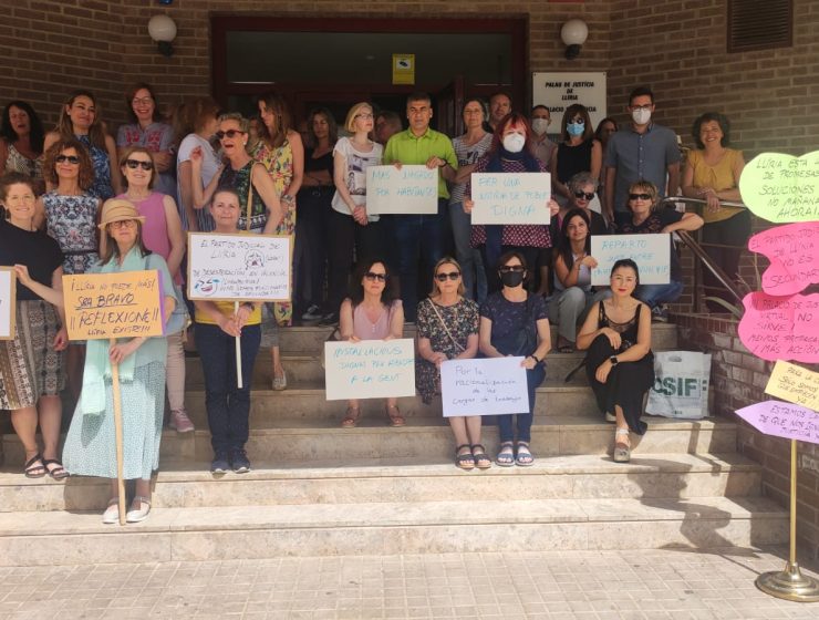 Protesta juzgados Llíria 15-06-2022