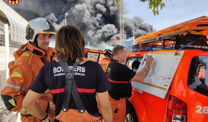 bomberos incendio ribarroja