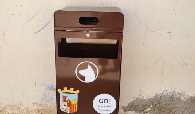 papelera cacas perro casinos