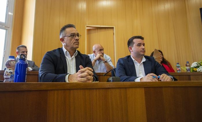 Kike Celda (derecha) y Enrique Santa Fosta (izquierda) nuevo alcalde de San Antonio de Benagéber